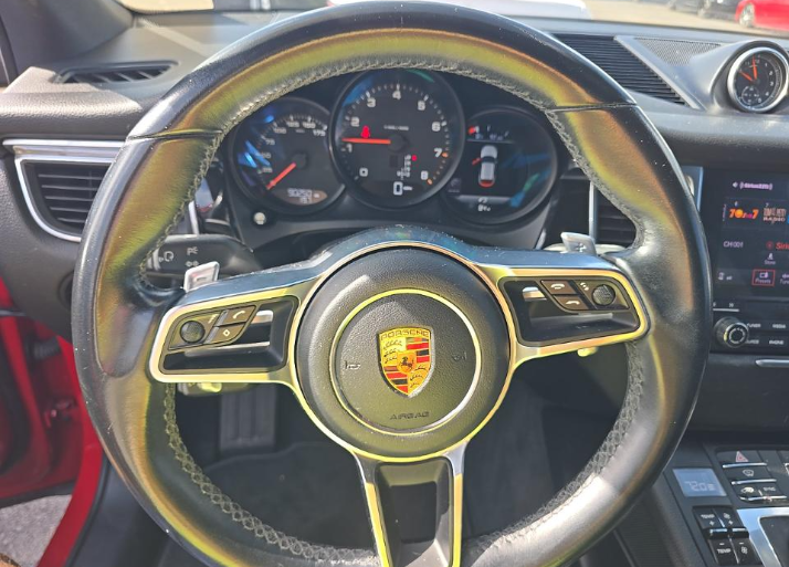 2018 Porsche Macan