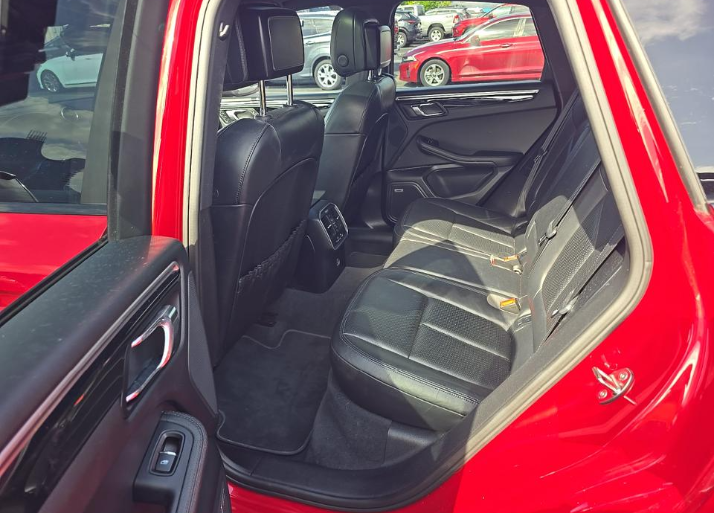 2018 Porsche Macan